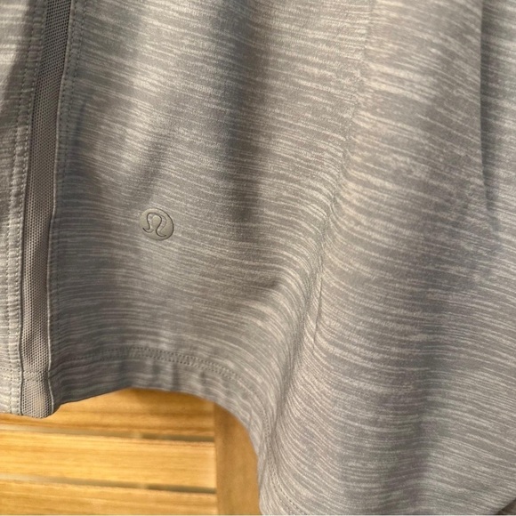 Lululemon Men Short I Size S - Picture 4 of 6